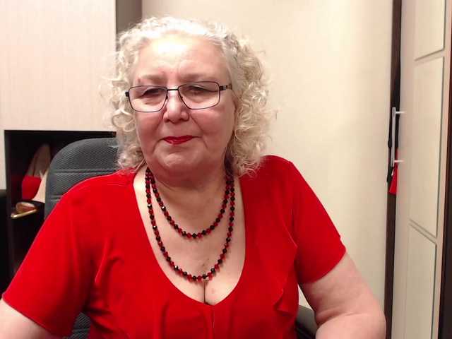 Zrzuty ekranu transmisji GrannyWants