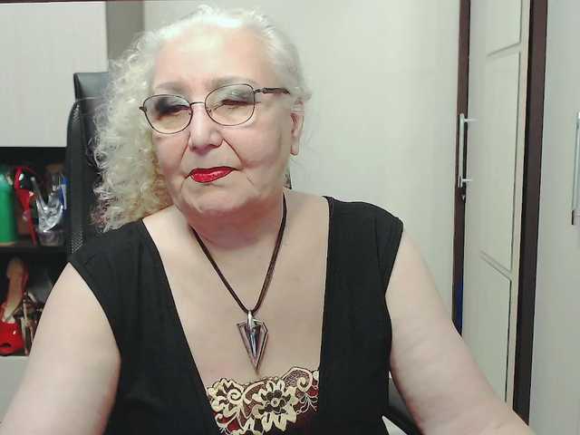 Zrzuty ekranu transmisji GrannyWants
