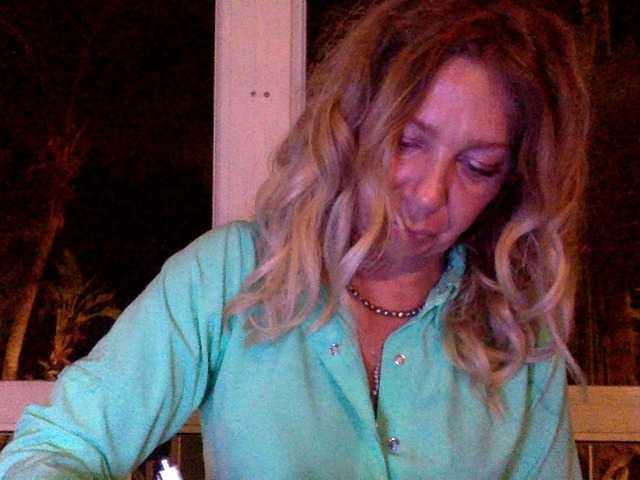 Zrzuty ekranu transmisji HarleySummers