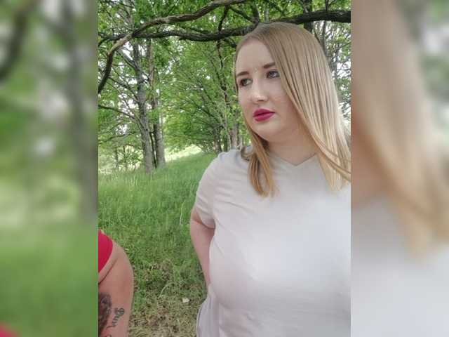 Zrzuty ekranu transmisji Her-Girl
