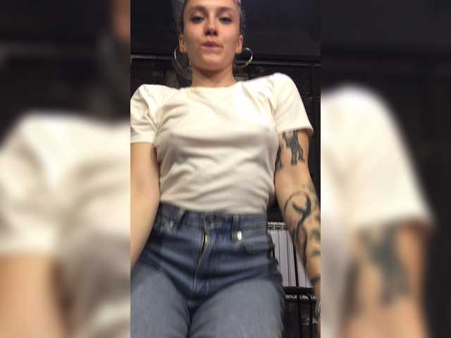 Zrzuty ekranu transmisji HHellYeah