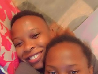 Erotyczny czat wideo Hippies02