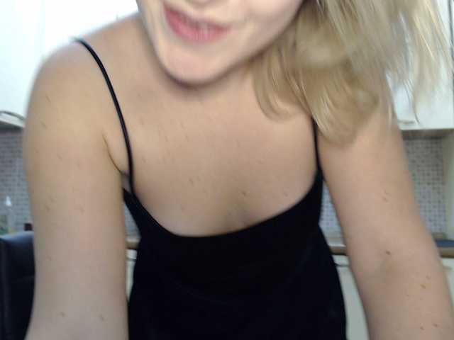 Zrzuty ekranu transmisji Holalolla