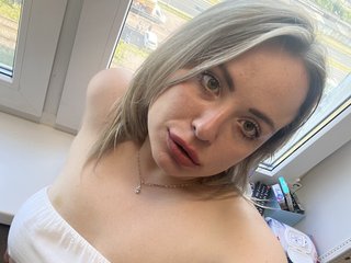 Erotyczny czat wideo HollyDoll