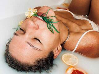 Erotyczny czat wideo HolyMummy