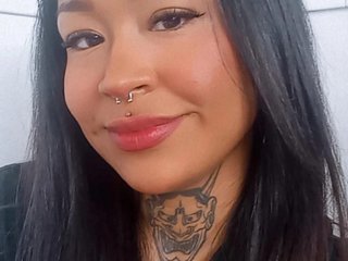 Erotyczny czat wideo Honeybluee