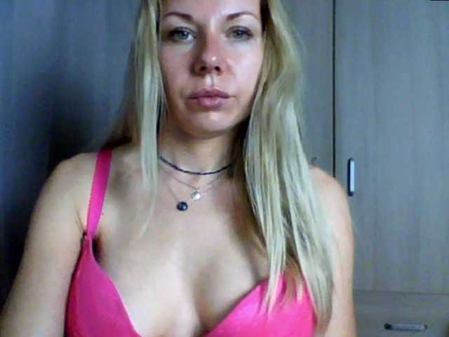 Zdjęcia HotDiana4U Sexy blond hottie - big natural tits - great ass - i love sex!,)