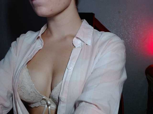 Zrzuty ekranu transmisji hotgirl888