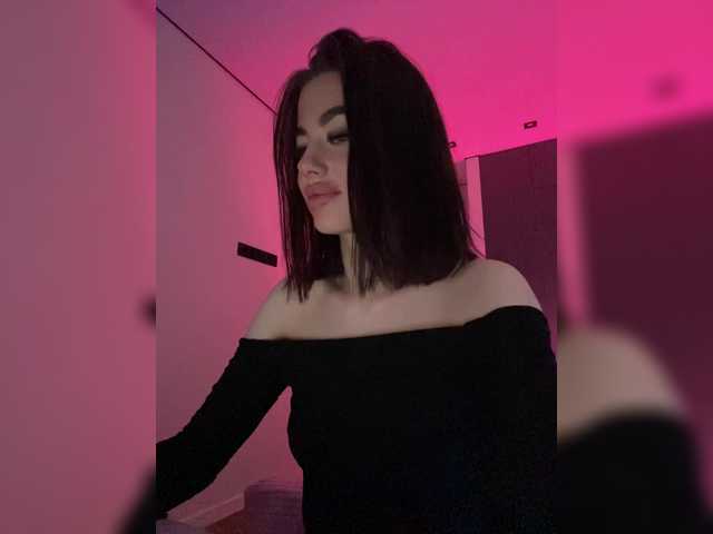 Zrzuty ekranu transmisji HotGirlEva