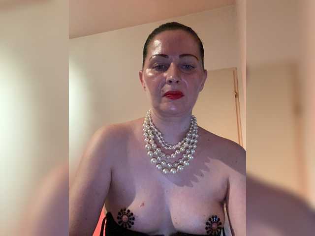 Zdjęcia hotlady45 Private Show!! Lick your lips - 20 Tokens Make me horny - 40 Tokens Massages the breasts - 60 Tokens Blow the dildo - 80 Tokens Massage nipples with a dildo - 65 Tokens