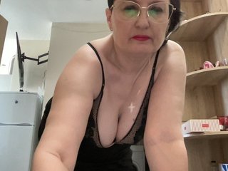 Erotyczny czat wideo HotMilfPussy