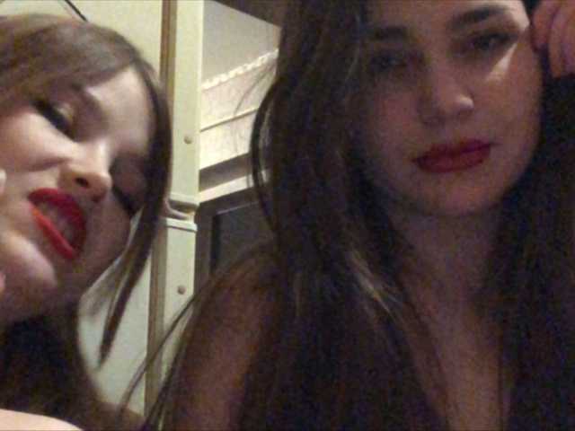 Zrzuty ekranu transmisji Liza_and_Vika