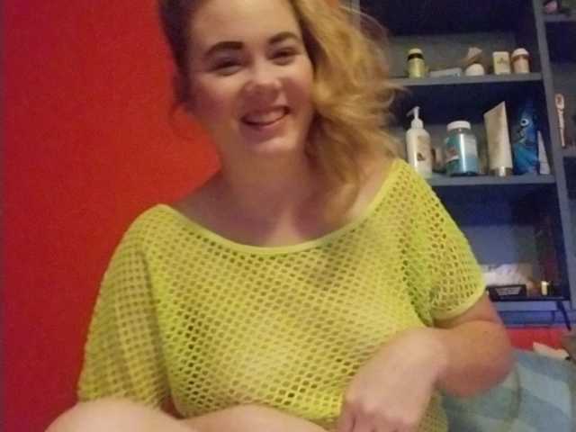 Zrzuty ekranu transmisji Hotmomma2b