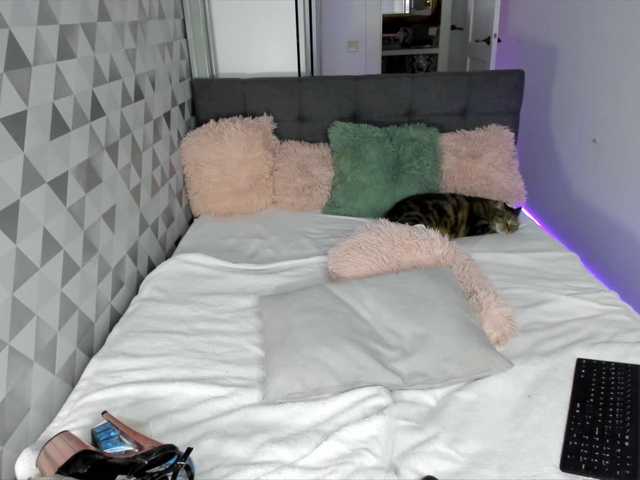 Zrzuty ekranu transmisji HotSaraJordan
