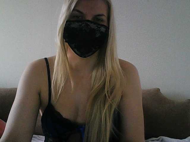 Zrzuty ekranu transmisji Hot-stuff-4u