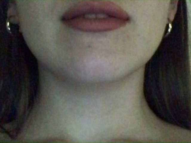 Zrzuty ekranu transmisji HottBabe