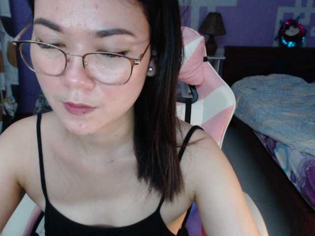 Zdjęcia HottieAnne hello guys:) if you want to know more fun to me take me pvt:) i want everybody to know i dont make a show public:( i only do pvt