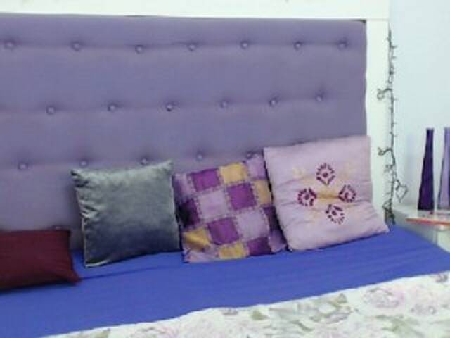 Zrzuty ekranu transmisji HottieBadGirl