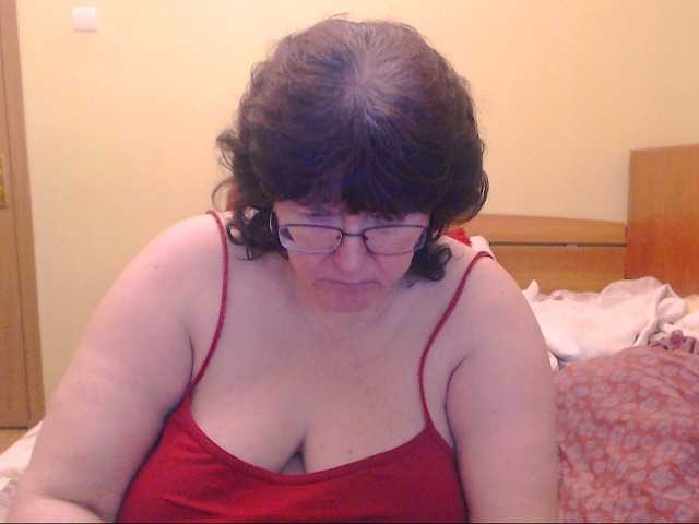 Zrzuty ekranu transmisji HugeTitsXXX