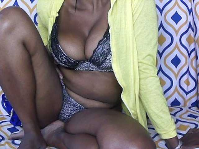 Zrzuty ekranu transmisji sexy-frayah