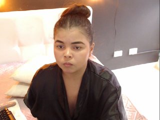 Zdjęcia IAM-SAMY show Surprise 199 tokens