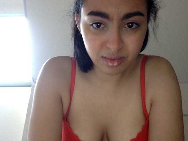 Zdjęcia ImanAla if you find me pretty give me 5 tokens when you arrive on my live come home