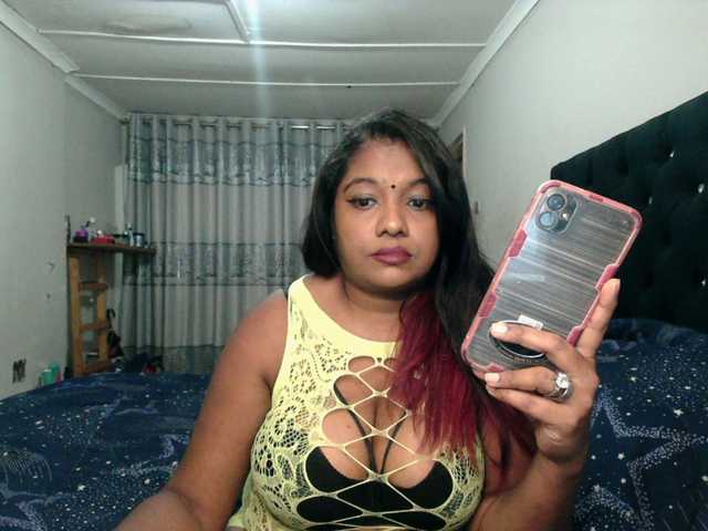 Zrzuty ekranu transmisji Indianmayaxoxo