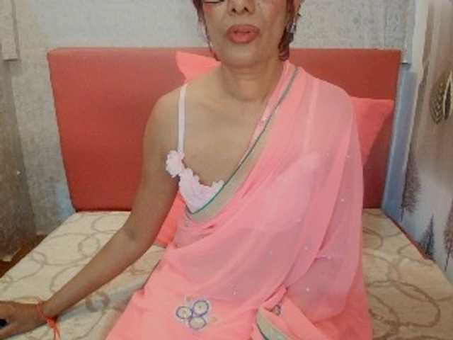 Zrzuty ekranu transmisji Indianmilf4u