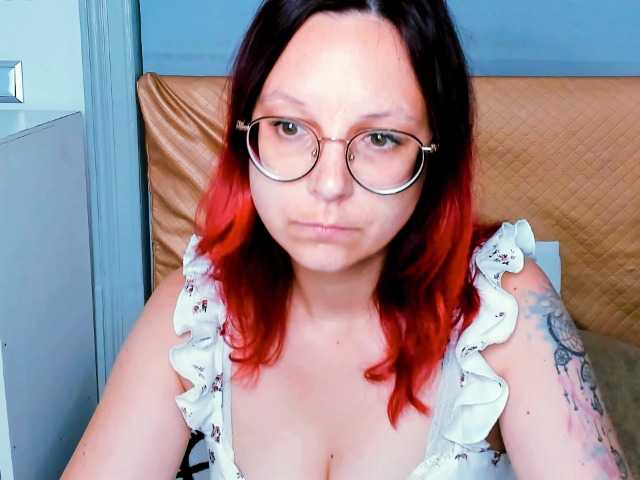Zdjęcia InezLove Hello, so who will be the king of tip today?? #challenge #play #forwin #bemyking #redhairgirl #alternative #roleplay