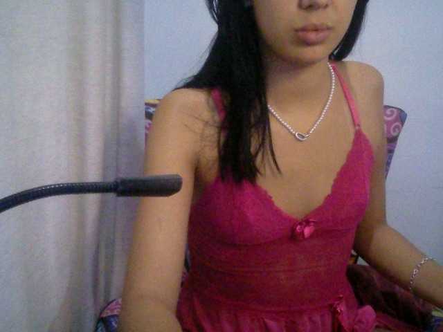 Zrzuty ekranu transmisji Isabella048