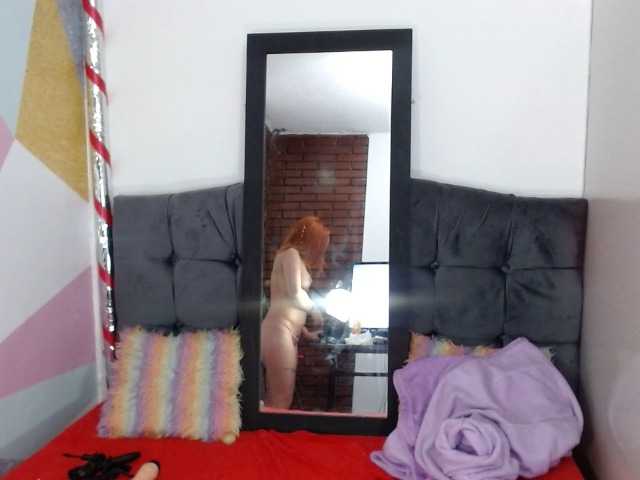 Zrzuty ekranu transmisji IsaCute