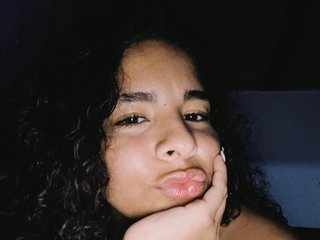 Erotyczny czat wideo Isis-gil