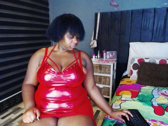 Zrzuty ekranu transmisji ItsLizzy