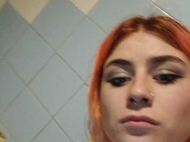 Zrzuty ekranu transmisji Ittle18akame