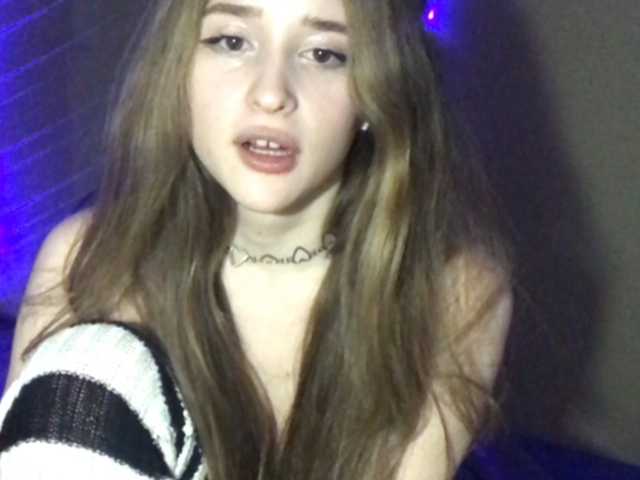 Zrzuty ekranu transmisji Ivanka-Chan