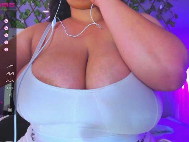 Zdjęcia ivonstar play pussy 100 #latina #bbw #curvy #squirt #bigboobs