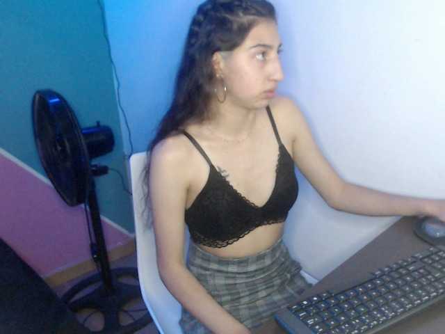 Zdjęcia ivy-blue hey i am new in bonga cams , make me happy today