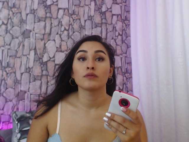Zdjęcia LauraTovar "Hello guys ♣ I'm new here !!! give me a hot and wet welcome .. masturbate my pussy and cum at goal ♥