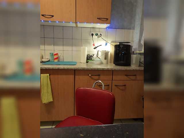 Zrzuty ekranu transmisji JennaDeluxe