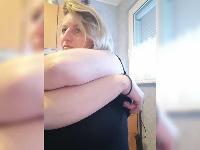 Zrzuty ekranu transmisji JennaDeluxe