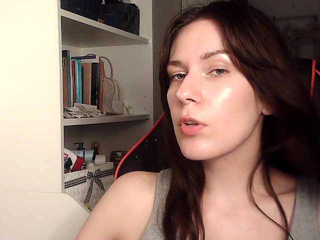 Zrzuty ekranu transmisji JennyHoney