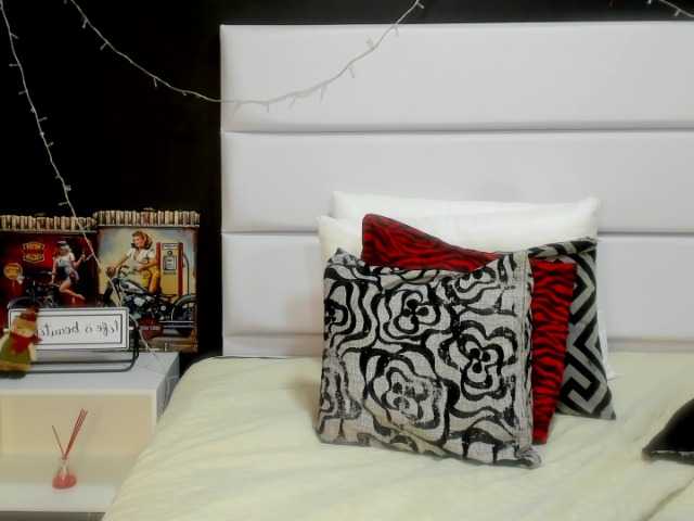 Zrzuty ekranu transmisji JuliaDavis