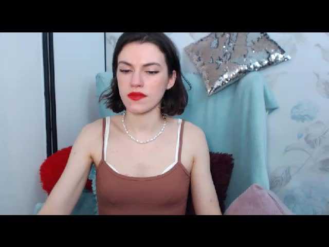 Zdjęcia JuliaDream Hi, I'm new here, looking for some fun ;* MENU: * blow a kiss - 20 tkn * show figure - 50 tkn * show ass - priv :*