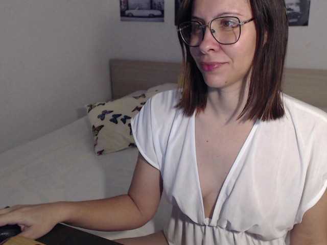 Zdjęcia JustMeXY7 LOVENSE ON, tits -100 toks, pussy -150 toks, naked and play -400 toks. Join me! :*