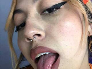 Erotyczny czat wideo Kaia-tay