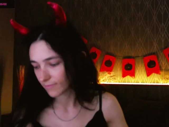 Zdjęcia KariNeal Everything expands - both the universe and my holes! Like me - 4-77-111 tks