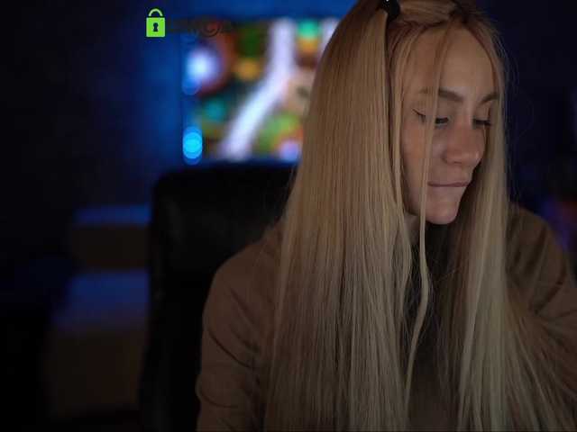 Zdjęcia karinka1sex in front of private 250 tokens in the general chat)who asks for a free block)