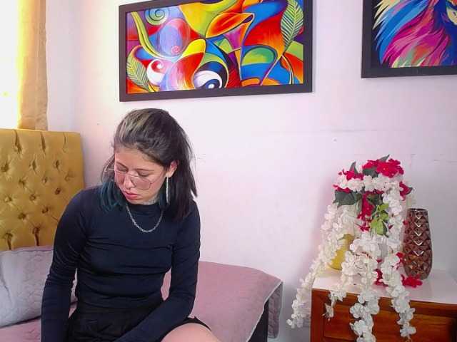 Zdjęcia karla-111 Goal @total I'll get naked and give you the best show of your life @remain