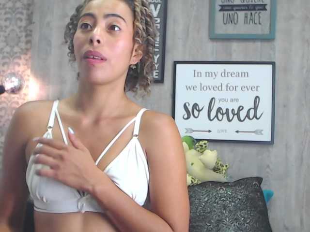 Zdjęcia karla-morelli Lovense: Interactive Toy that vibrates with your Tips #Lovense #Ohmibod #interactivetoy a little fun doesn't hurt you and it makes me very happy !!!!