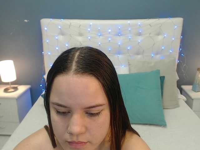 Zrzuty ekranu transmisji karleymoore